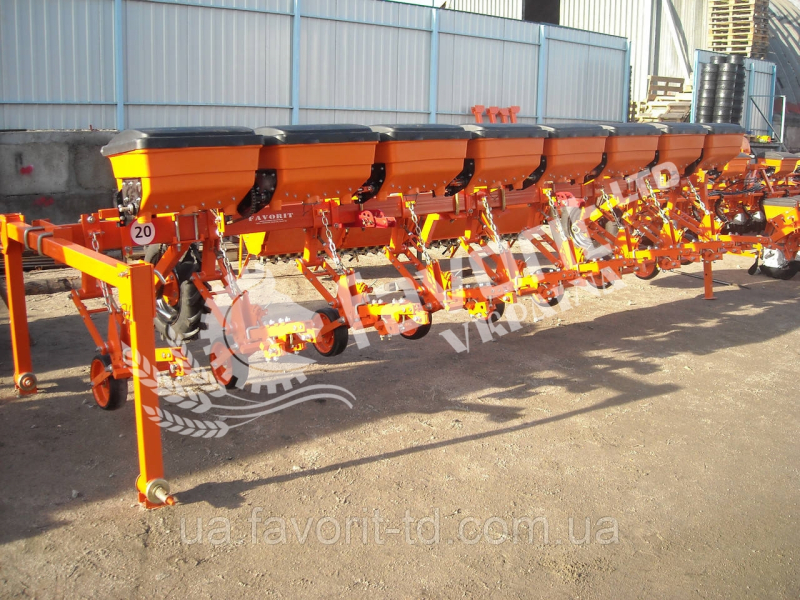 Photo - KNRF-5,6-04 cultivator (with fertilizer application system)