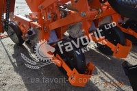 Сеялка пневматическая точного высева Весна-12 (сеялка УПС) свекольная