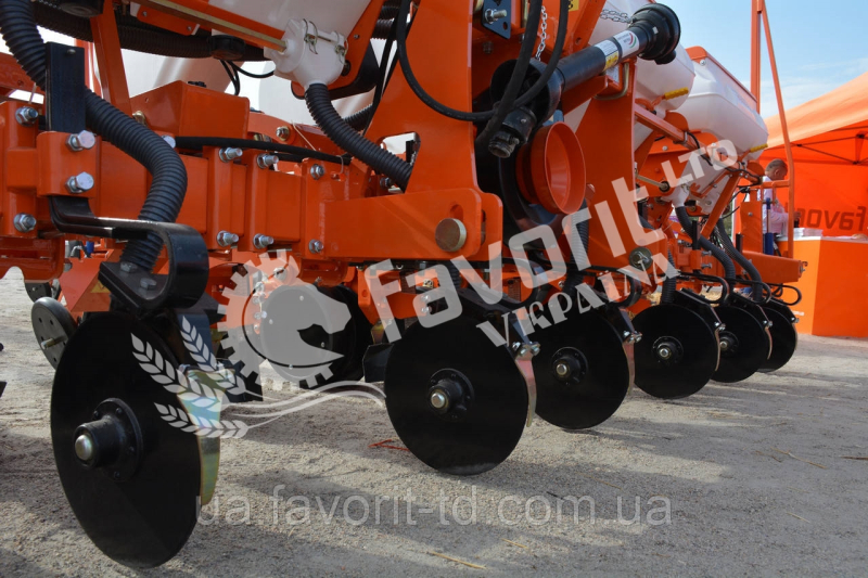 Photo - Precision seed drill VENZA-6 Pro mini-till (with liquid fertilizer application system)